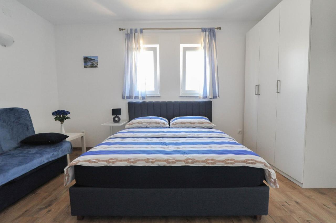Apartmani Rebecca Vir Exterior foto